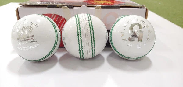 CA Supreme Test Cricket Ball - White view 3