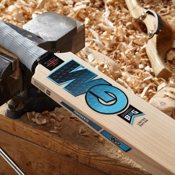 GM Diamond Limited Edition Cricket Bat 2023 view 2